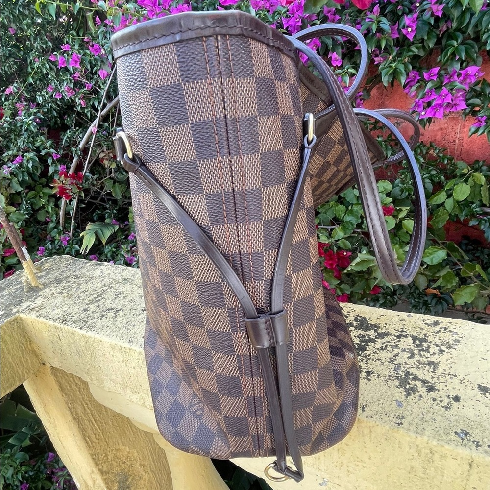 LOUIS VUITTON AUTHENTIC DAMIER EBENE GM - Picture 14 of 15